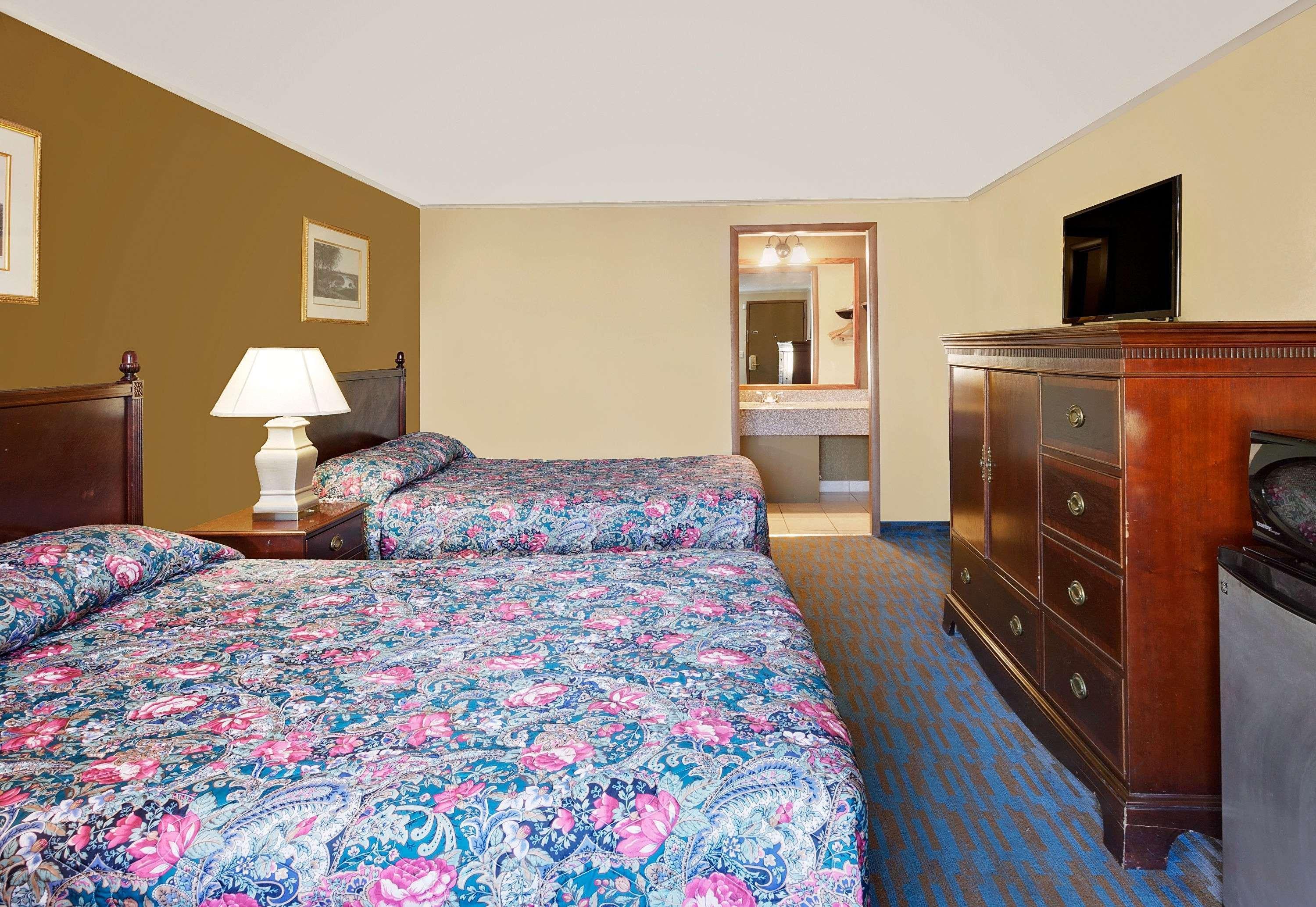 Knights Inn Bridgeport Frankenmuth Bagian luar foto