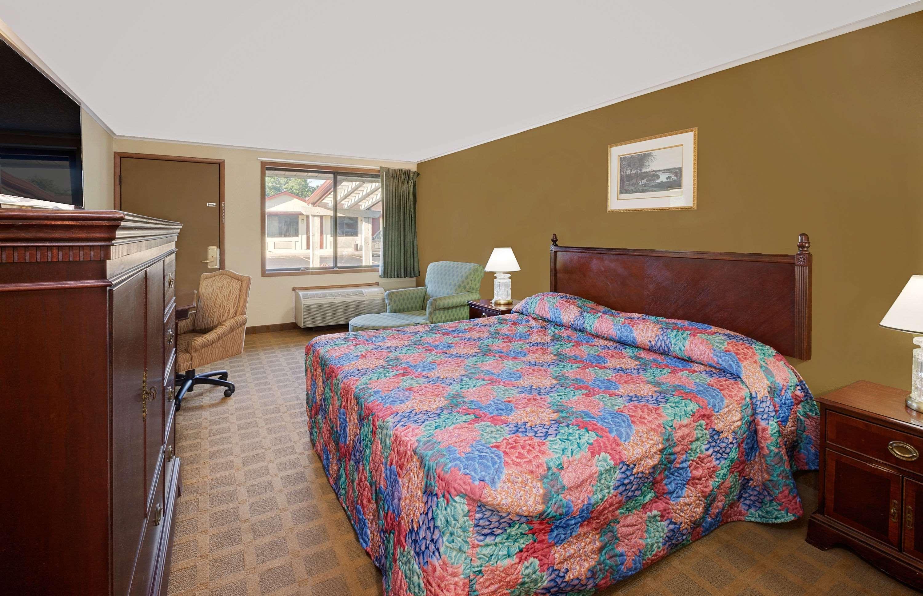 Knights Inn Bridgeport Frankenmuth Bagian luar foto