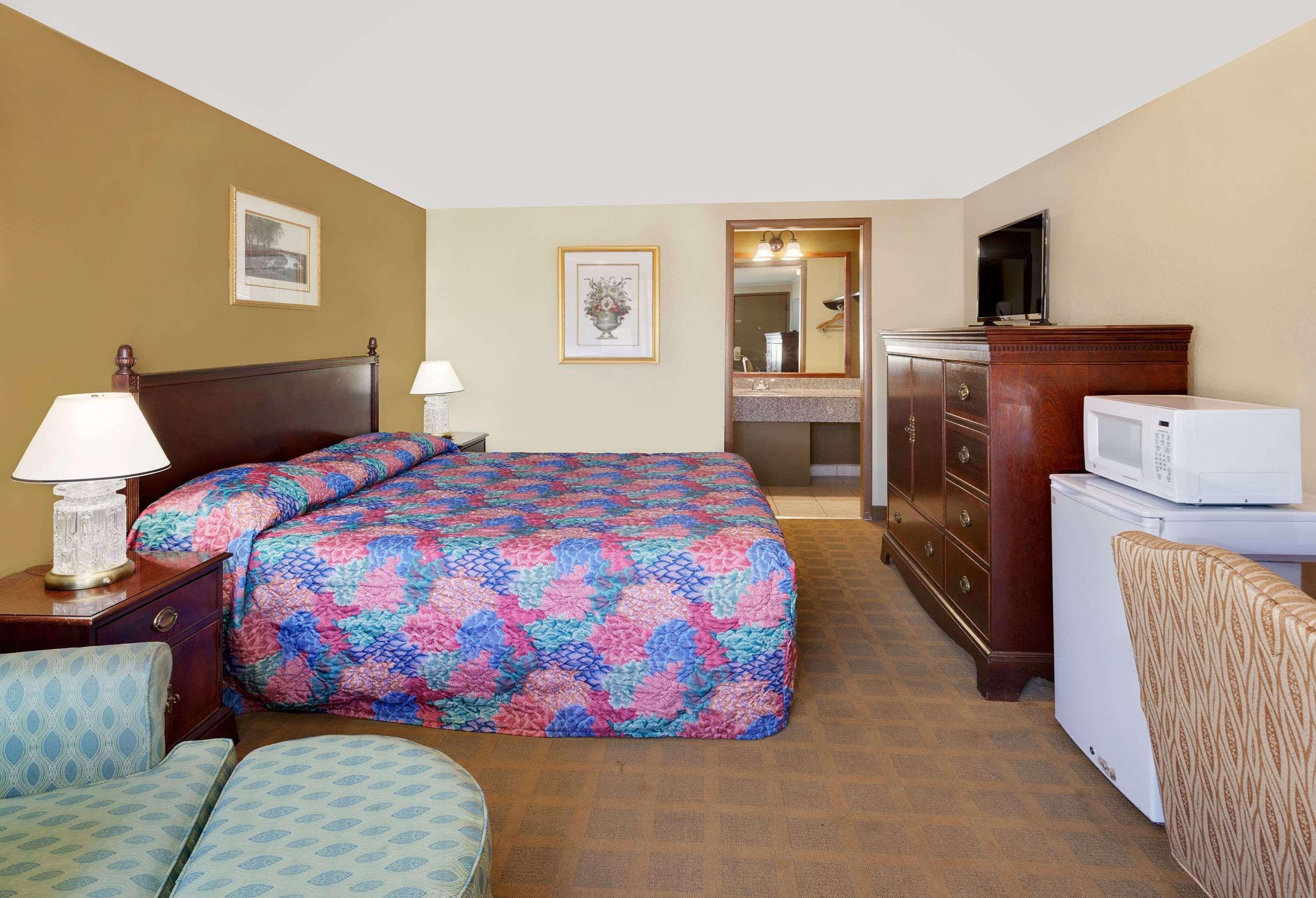Knights Inn Bridgeport Frankenmuth Bagian luar foto