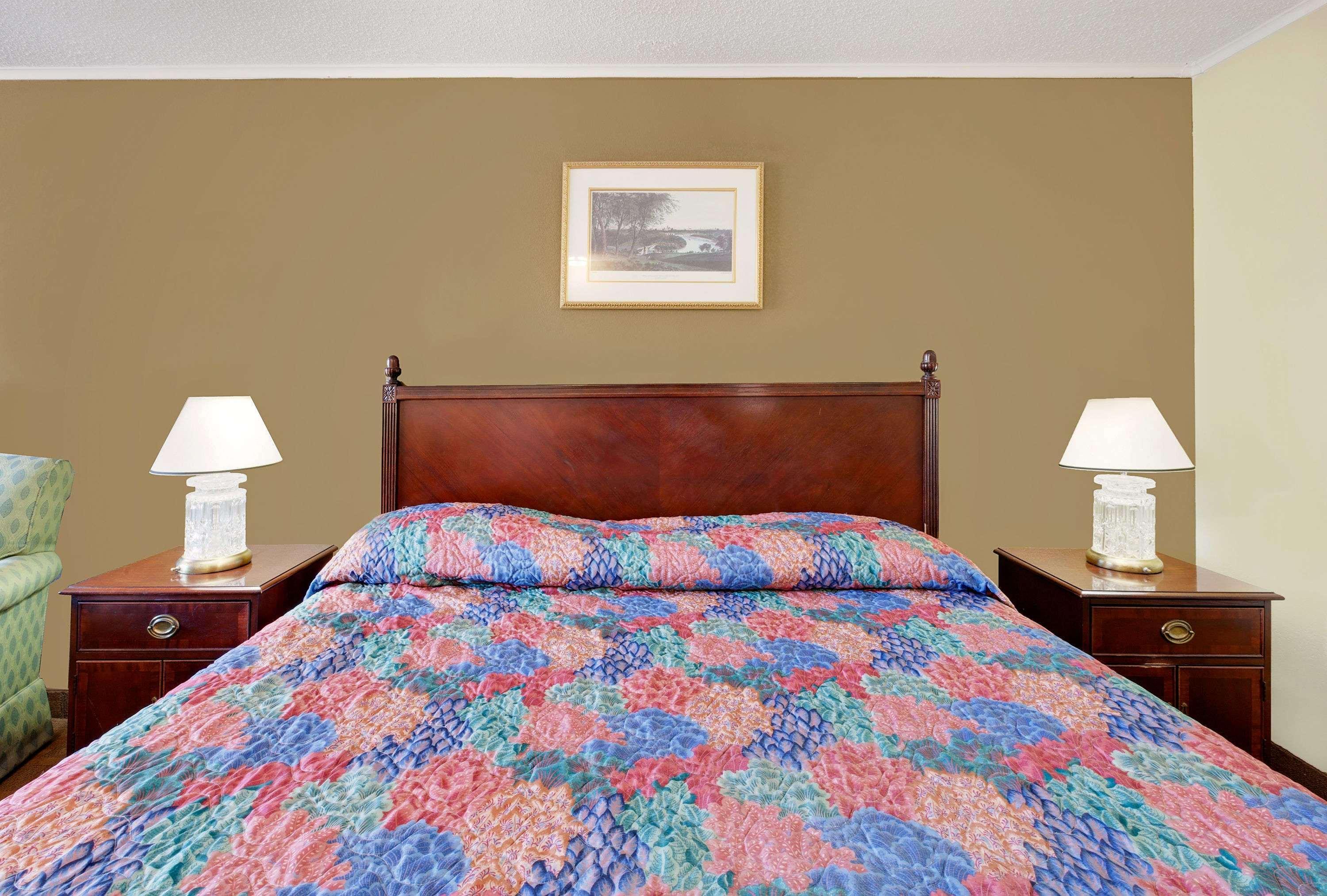 Knights Inn Bridgeport Frankenmuth Bagian luar foto