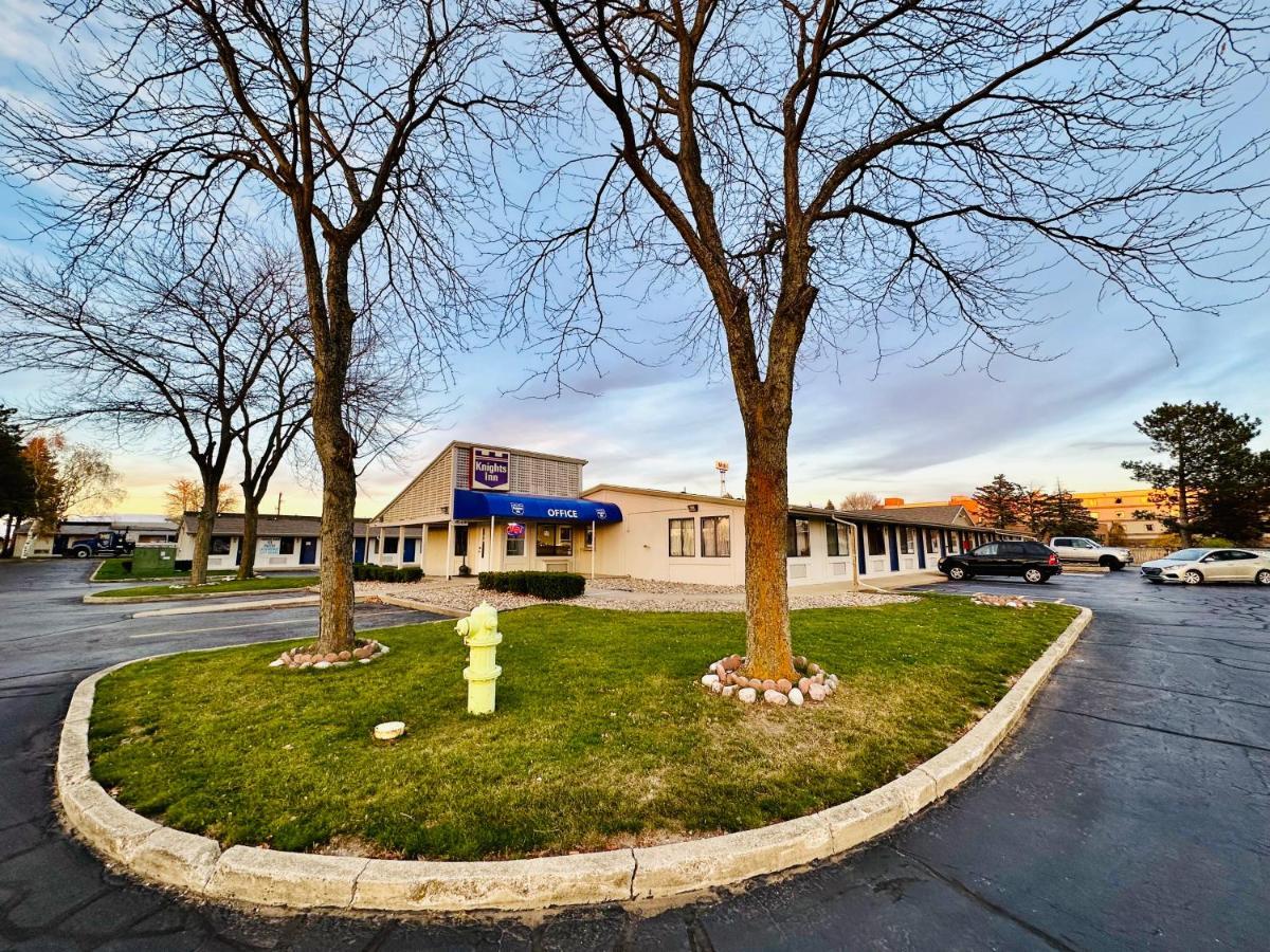 Knights Inn Bridgeport Frankenmuth Bagian luar foto