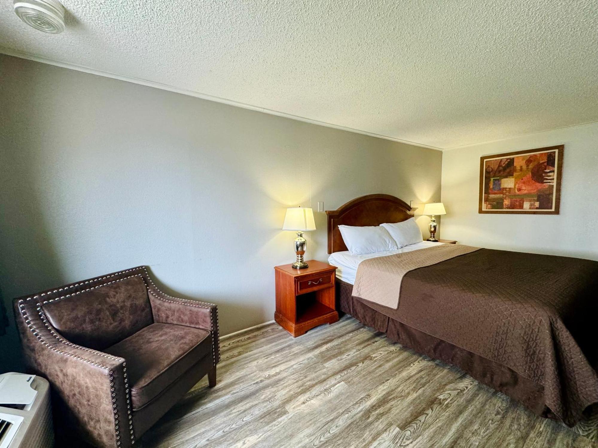 Knights Inn Bridgeport Frankenmuth Bagian luar foto