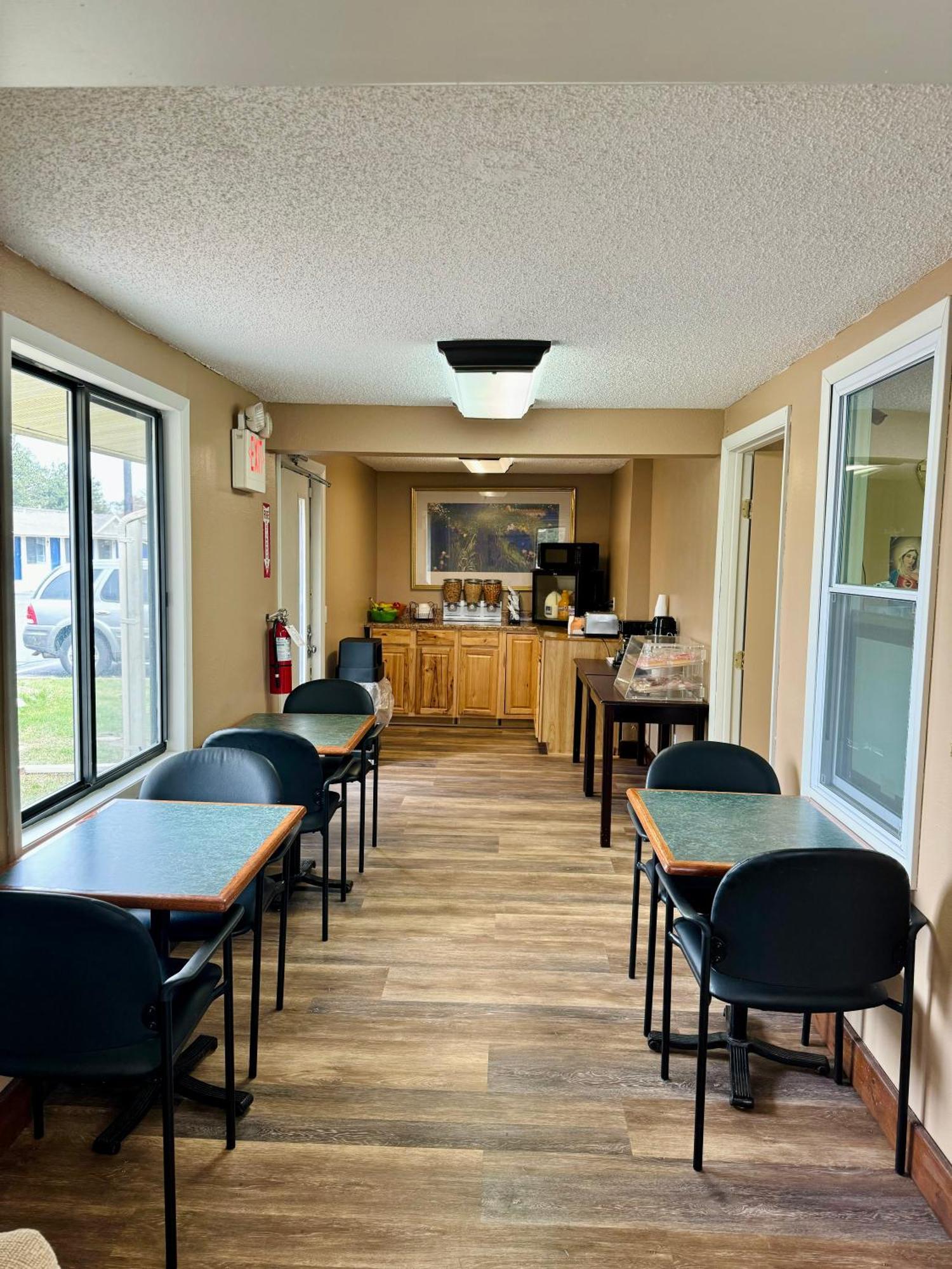 Knights Inn Bridgeport Frankenmuth Bagian luar foto