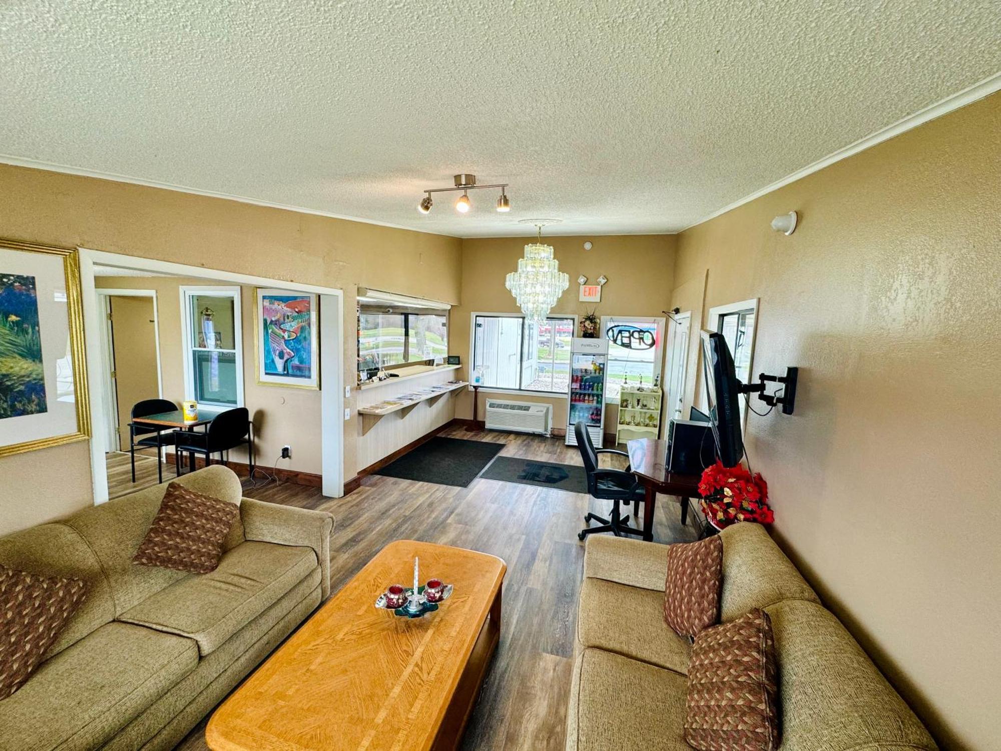 Knights Inn Bridgeport Frankenmuth Bagian luar foto