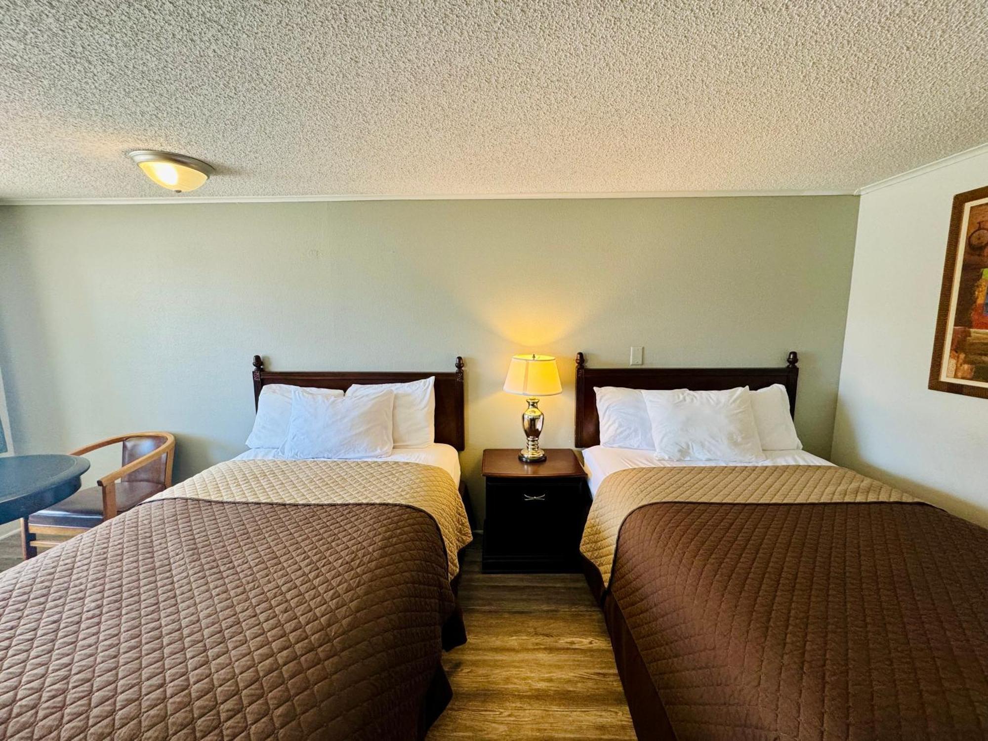 Knights Inn Bridgeport Frankenmuth Bagian luar foto